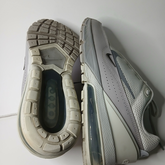 Nike Men's White and Gray Sneakers - Picture 14 of 16